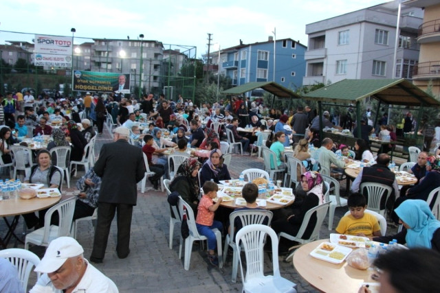 Osmaneli Belediyesinin Mahalle İftarları Sürüyor