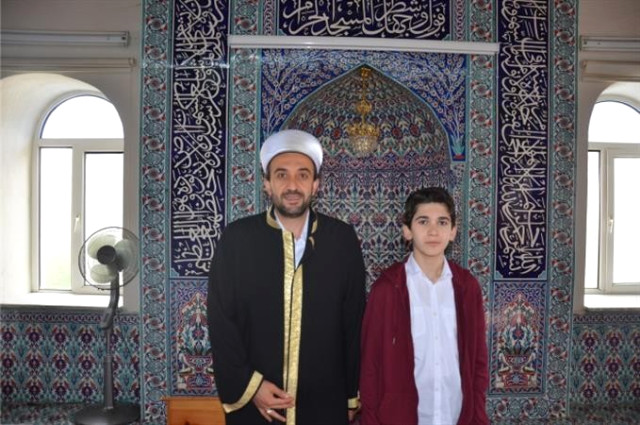 Hafız Baba ve Oğul, Eşsiz Bir Kur’anı- Kerim Ziyafeti Yaşatıyor