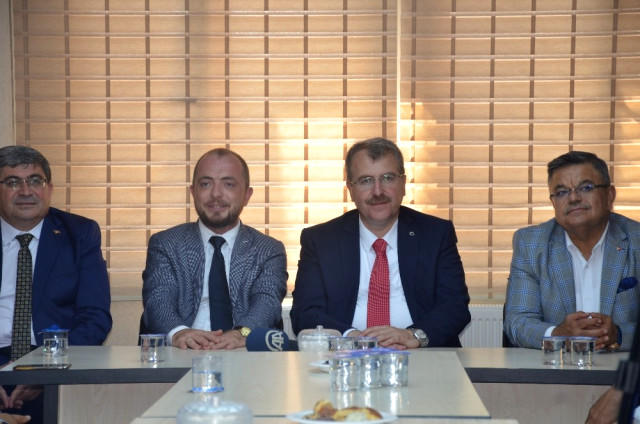 Bakan Yardımcısı Eldemir, AK Parti İl Başkanlığını Ziyaret Etti