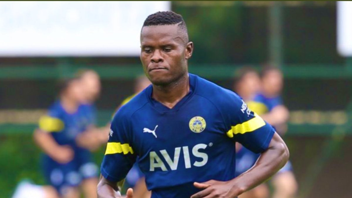 Samatta, Fenerbahçe ile idmanlara başladı