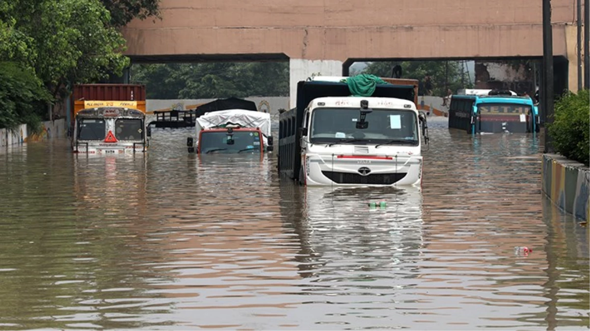 Hindistan’da sel felaketinde can kaybı 100’ü aştı