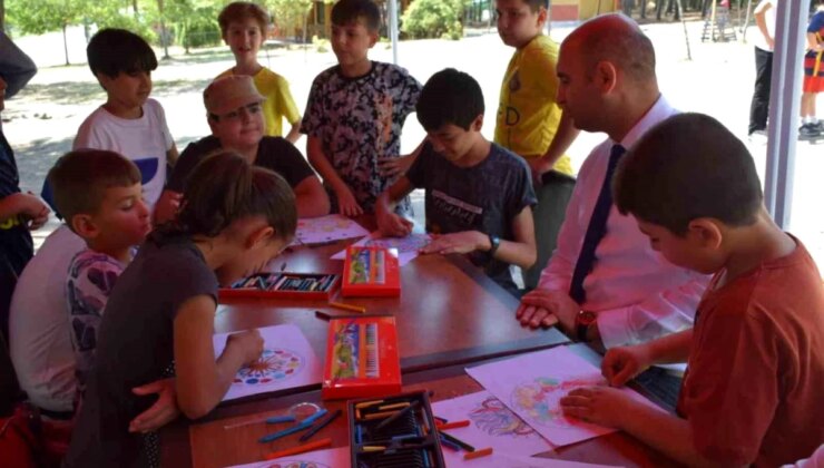 Bilecik Gençlik ve Spor Vilayet Müdürü Yasin Özdemir, Kur’an Kursu öğrencileri ile bir ortaya geldi