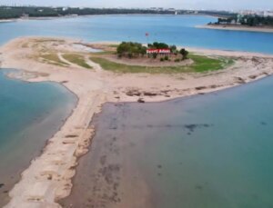 Seyhan Baraj Gölü’nde kuraklık alarmı! Sular 500 metre çekildi